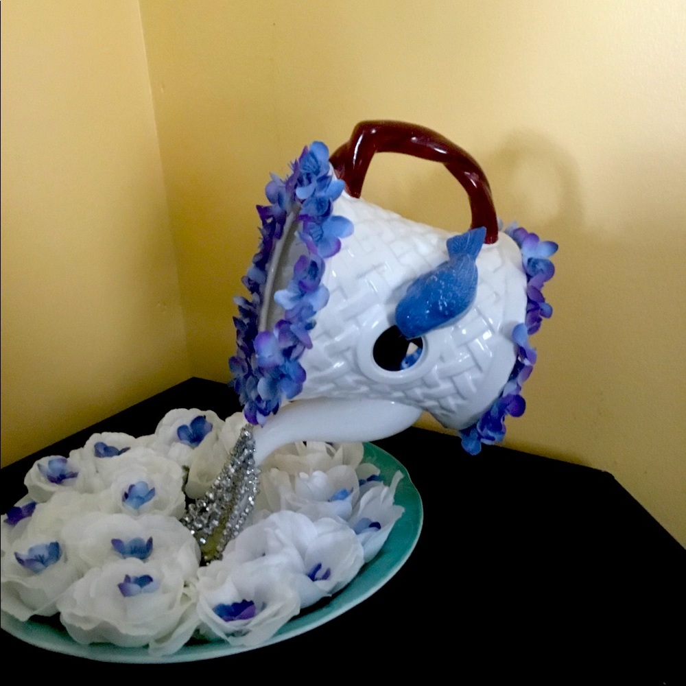 Centerpiece Floating Blue Bird Tea Pot